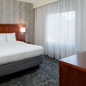 Guest Room Hearing accessible